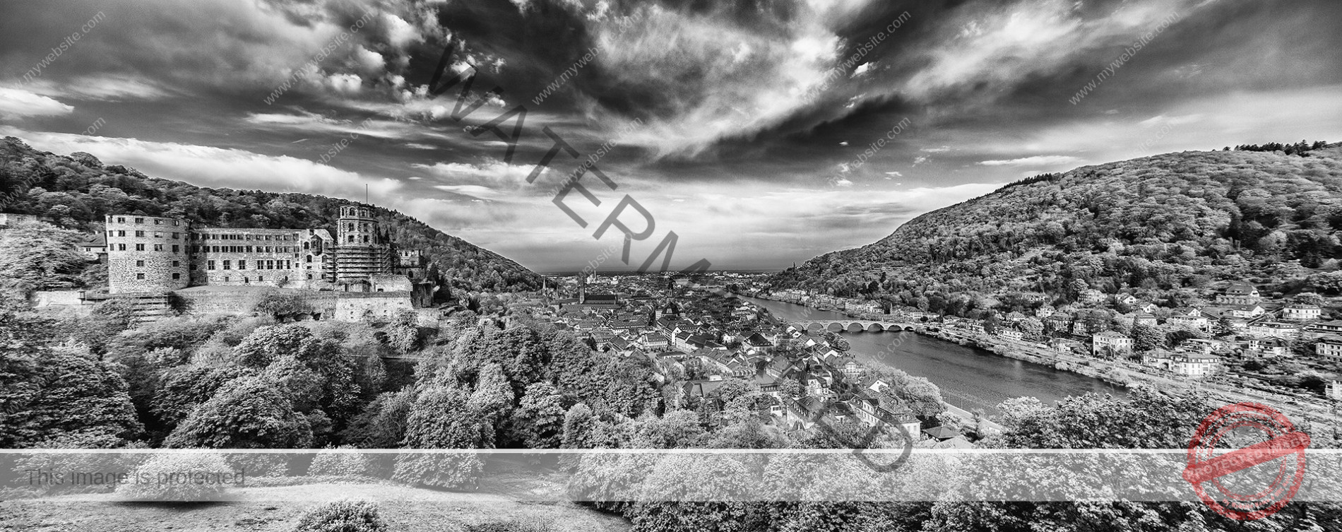 HeidelbergSchlossAnsichtHeidelberg_Facebook by Photographer: Roger Schaefer. 